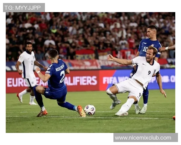 足球明星凯恩在赛场上的精彩瞬间与比赛表现全记录