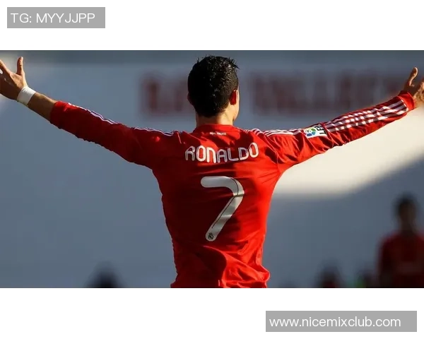 足球明星圣诞特别合集免费下载尽享球场魅力与节日欢乐