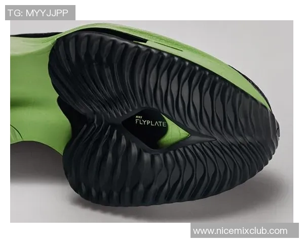 足球明星心率监测背心助力运动表现提升与健康管理探索 足球明星心率监测背心助力运动表现提升与健康管理探索